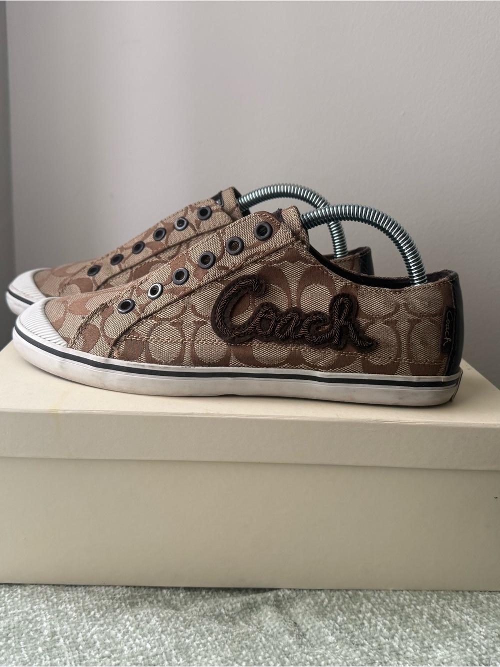 Vintage Y2K Coach Keeley Khaki Signature C Laceless Slip-On Sneakers